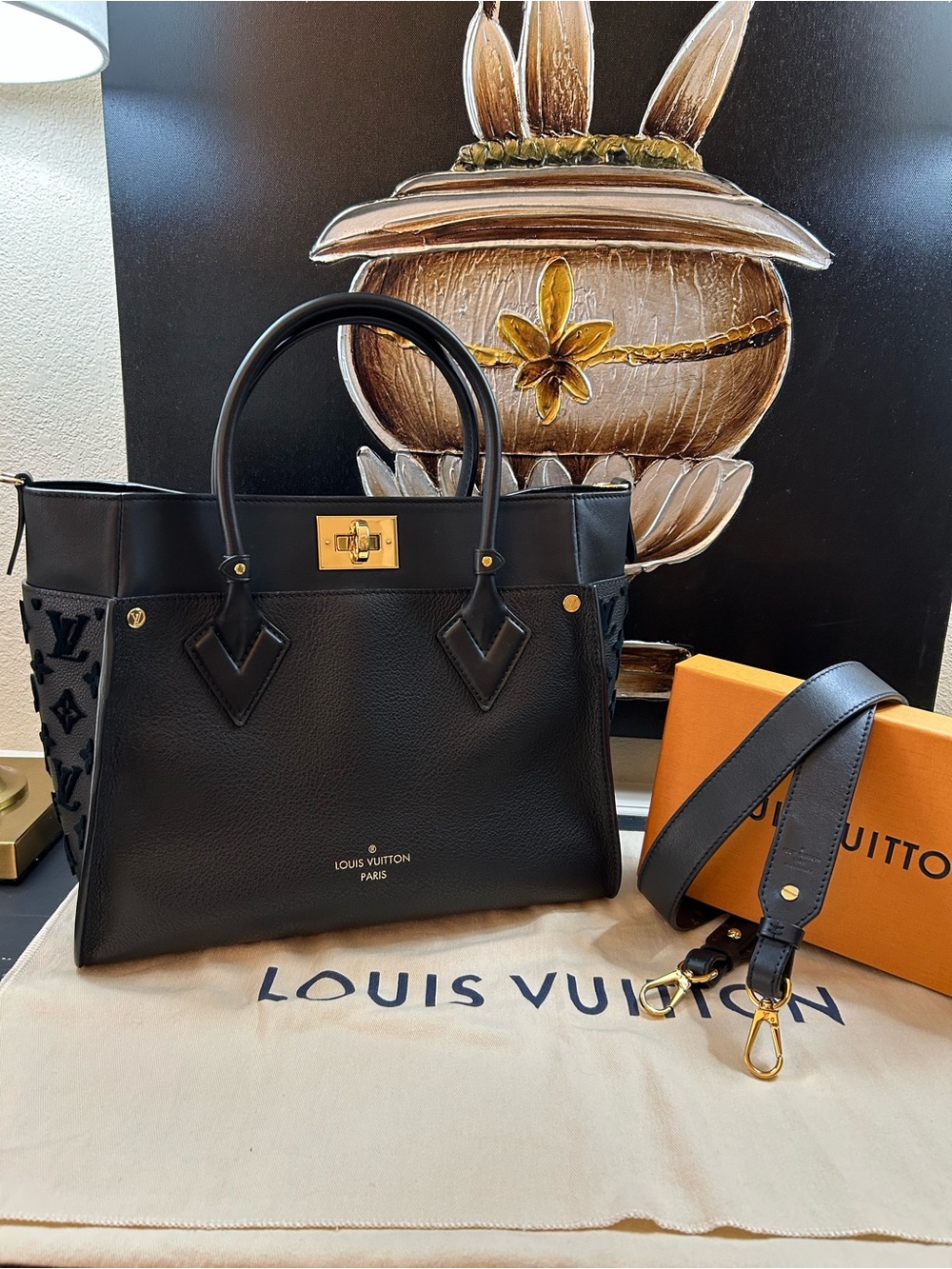 Authentic Louis Vuitton On My Side MM - Picture 1 of 15